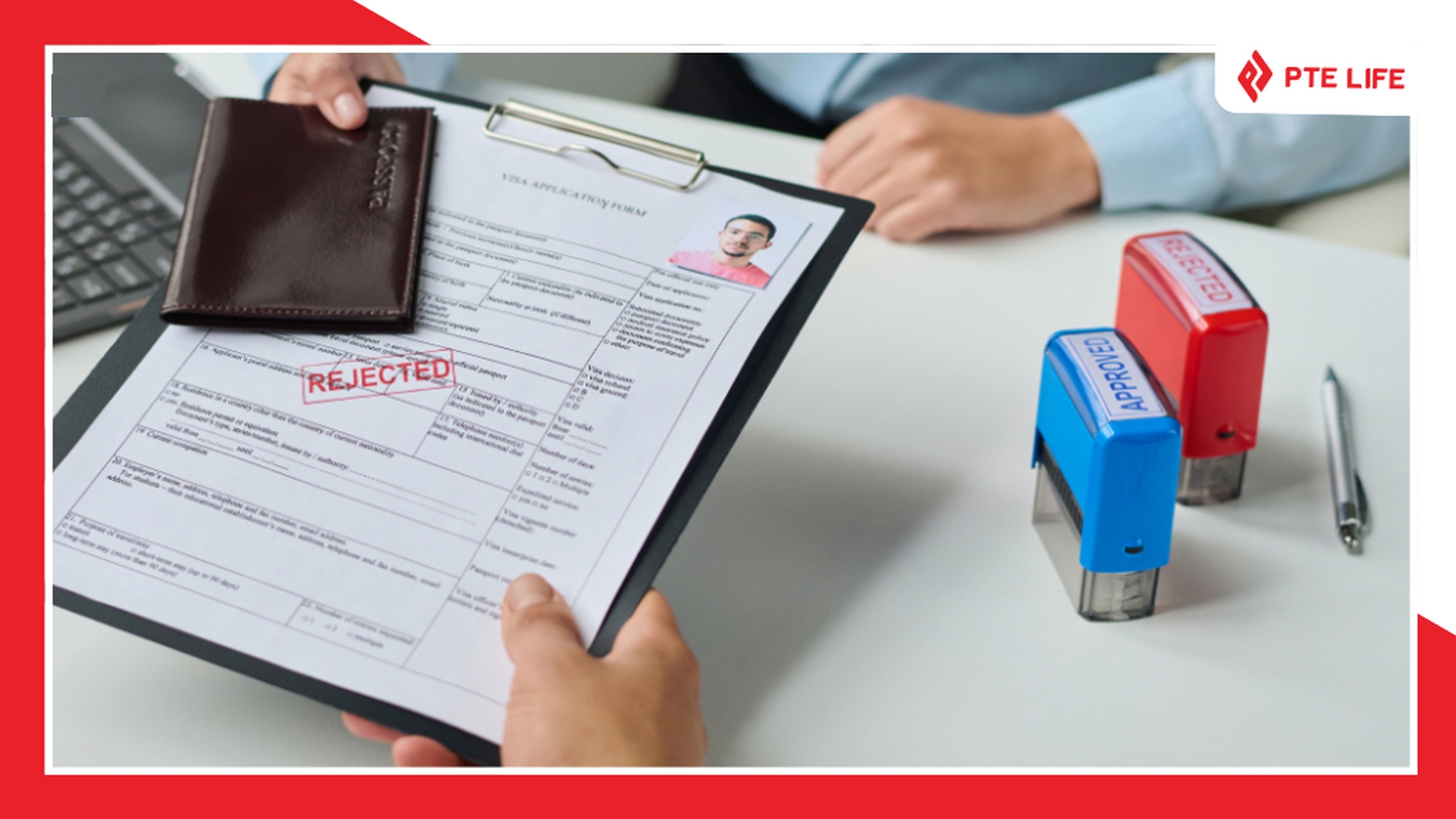 Nộp hộ chiếu dán visa Canada mất bao lâu? Cần chuẩn bị gì? 3 Chuẩn bị đầy đủ giấy tờ, sắp xếp hồ sơ gọn gàng khi nộp để tránh sai sót không đáng có